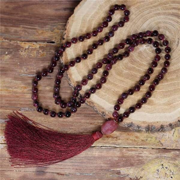 Collier mala avec 108 perles de grenat almandin