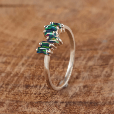 Bague en argent et opale noire pour femme