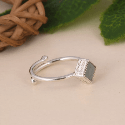 Bague jonc en argent avec aigue-marine carrée