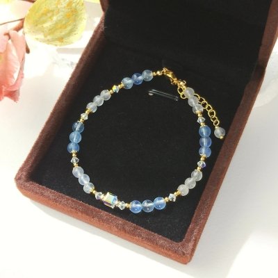 Bracelet en or avec aigue-marine et pierre de lune