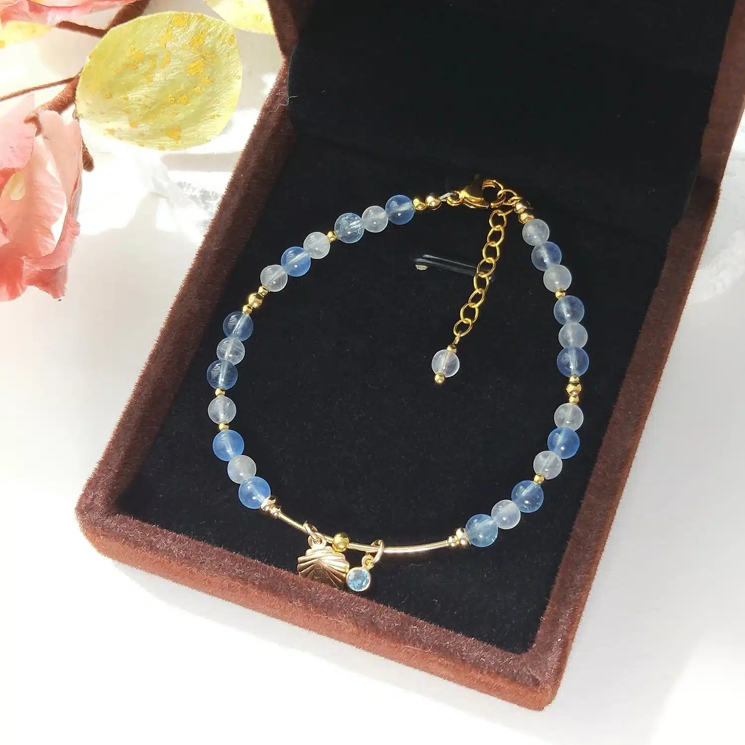 Bracelet en or avec aigue-marine et pierre de lune