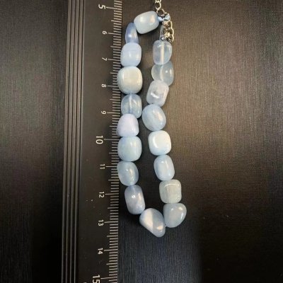 Bracelet en pierres roulées d'aigue-marine pour femme