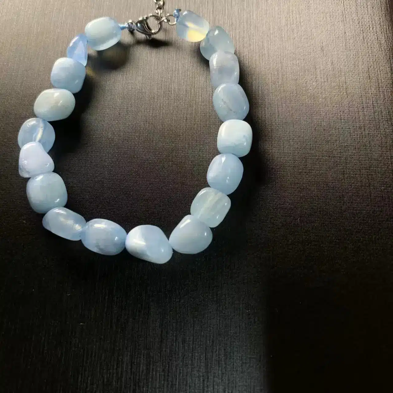 Bracelet en pierres roulées d'aigue-marine pour femme