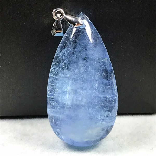 Pendentif goutte en aigue-marine
