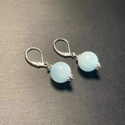 Boucles d'oreilles dormeuses en argent et aigue-marine