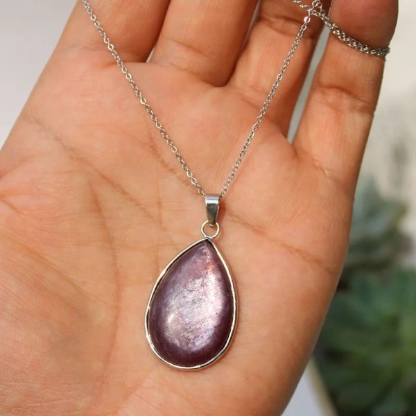 Pendentif en argent et lépidolite
