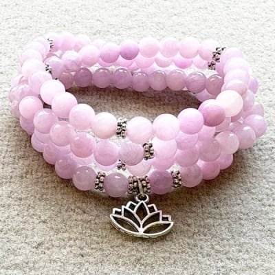 Bracelet mala avec 108 perles de kunzite