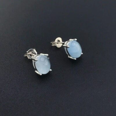 Boucles d'oreilles puces en argent et aigue-marine