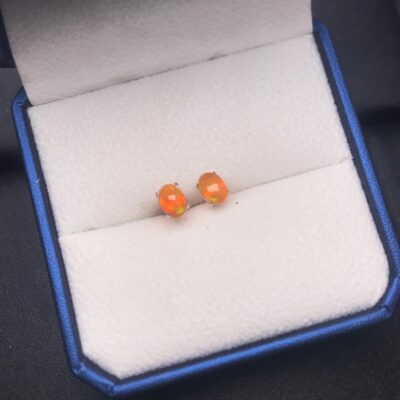 Lithos Style 40 Boucles d'oreilles puces en argent et opale de feu