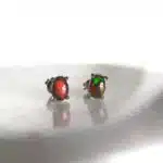 Boucles doreilles puces en argent et opale noire 1