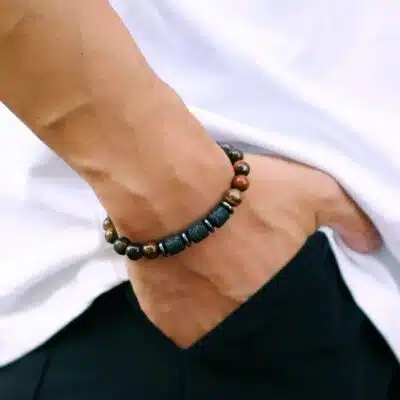 ce bracelet homme en pierre de lave et oeil de tigre