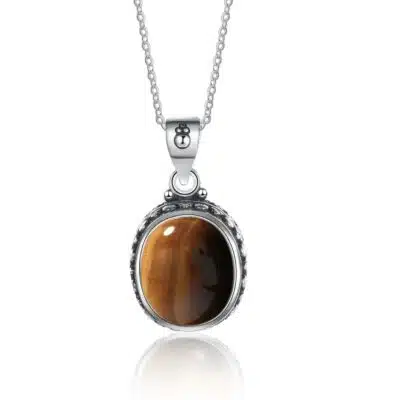 Chaîne avec pendentif en argent et oeil de tigre